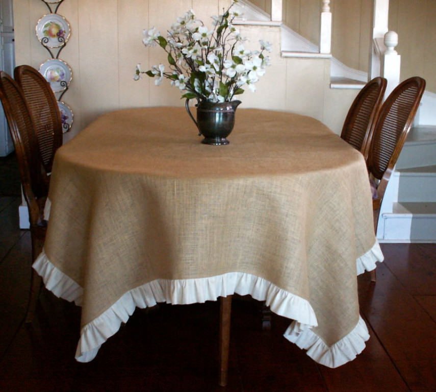 Image of: A Burlap Tablecloth