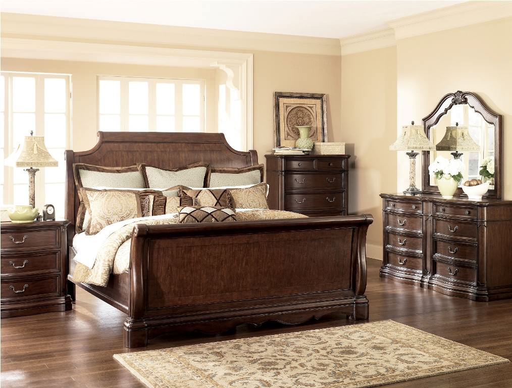 Image of: Ashley Furniture Camilla Bedroom Set