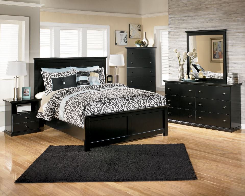 Image of: Ashley Furniture Carlyle Bedroom Set