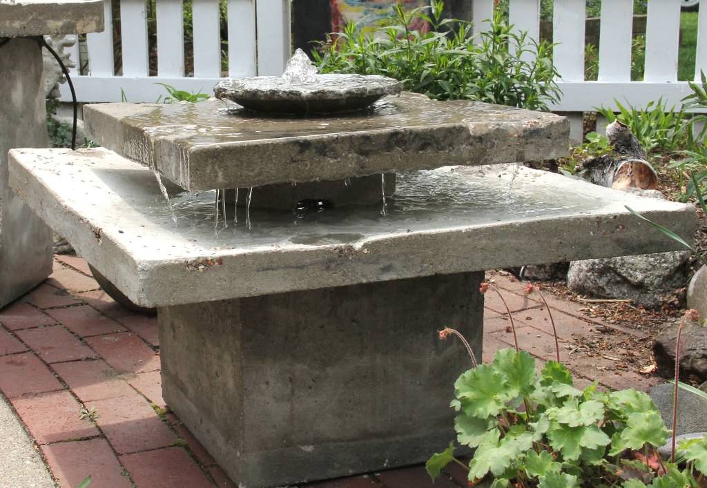 Image of: Backyard Concrete Fountains Ideas
