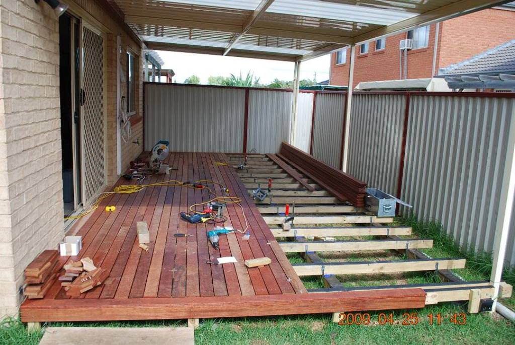 Image of: Backyard Decks And Fences