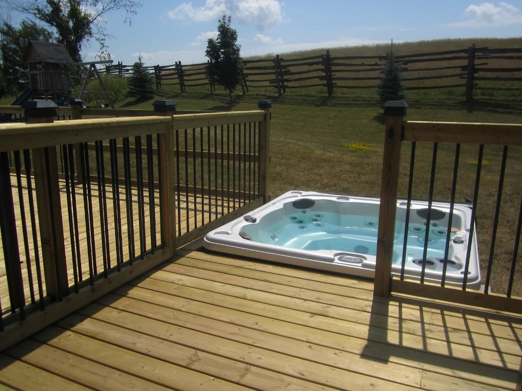 Image of: Backyard Decks With Hot Tubs