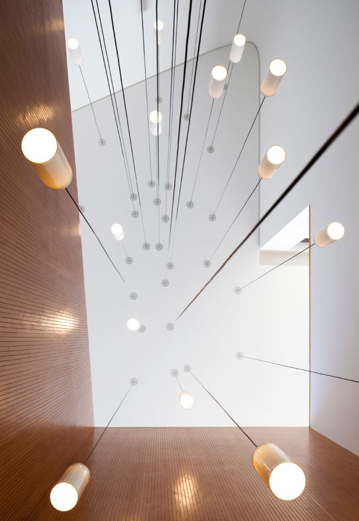 Image of: Basement Stairwell Lighting