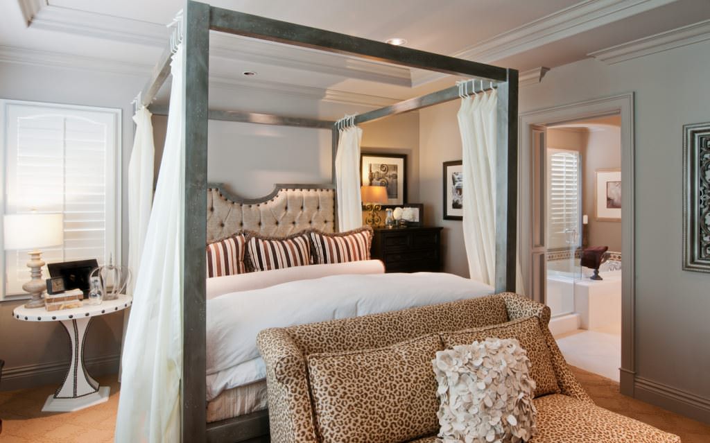 Image of: Bedroom Sets Canopy Beds