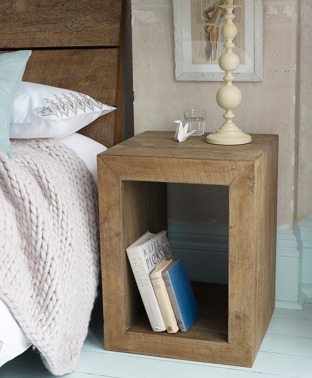 Image of: Bedside Table Bookshelf