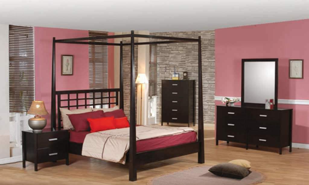 Image of: Black Canopy Bedroom Furniture Sets