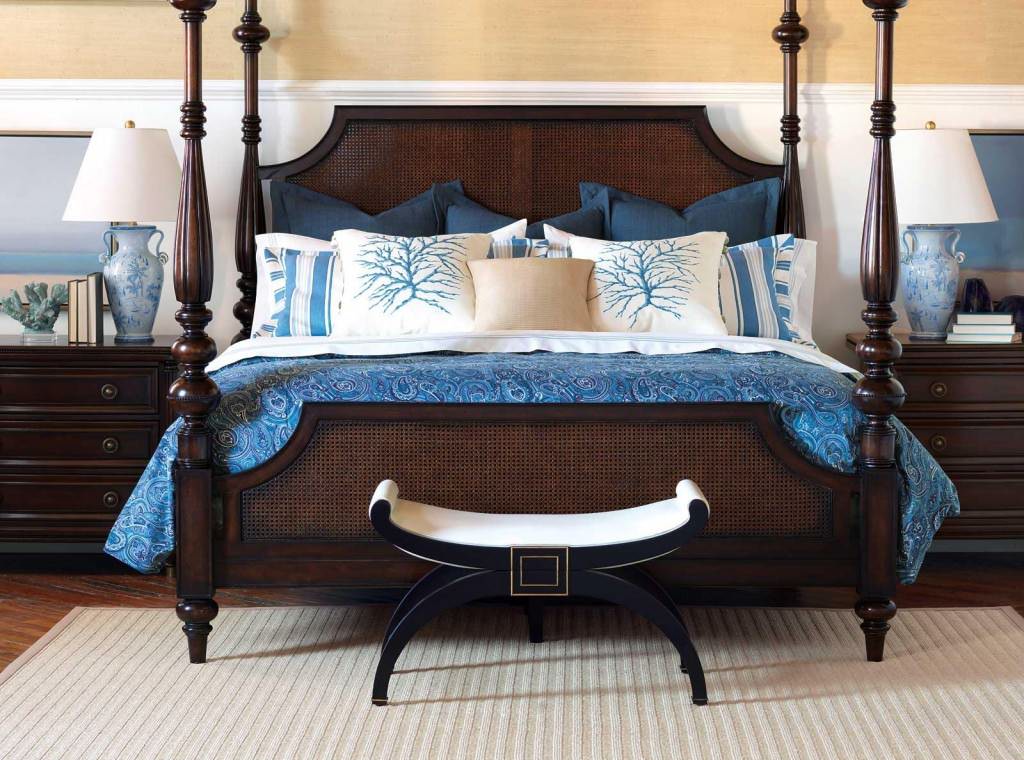 Image of: Black King Size Canopy Bed