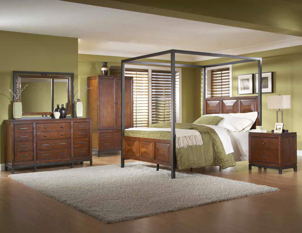 Image of: Brown Canopy Bedroom Sets