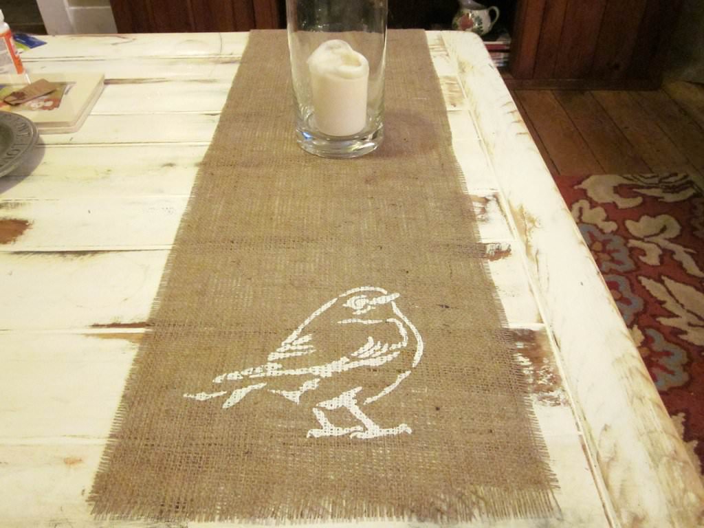 Image of: Burlap And Lace Table Runners