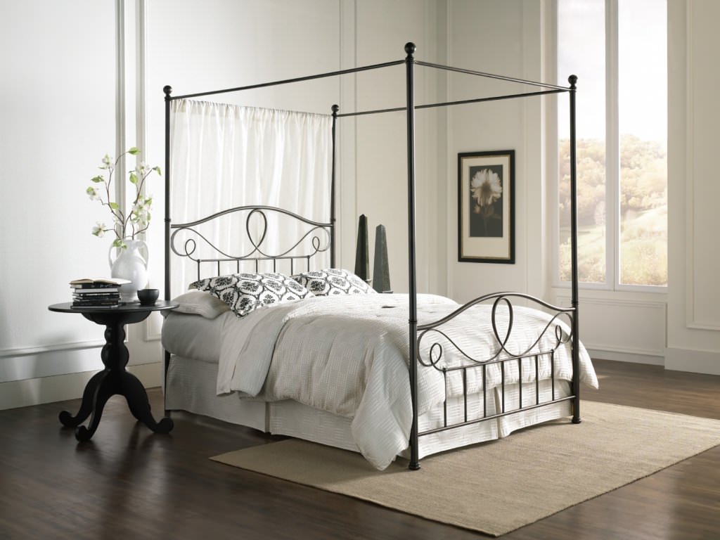 Image of: Canopy Bedroom Comforter Sets