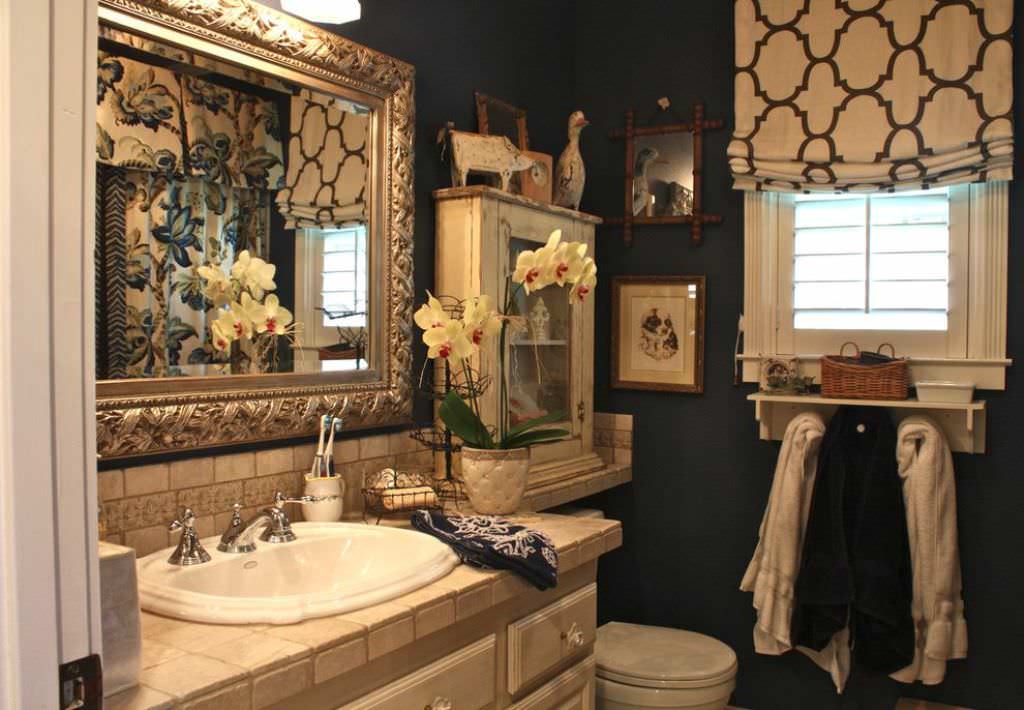 Image of: Cheetah Print Wall Bath Room Decor Ideas