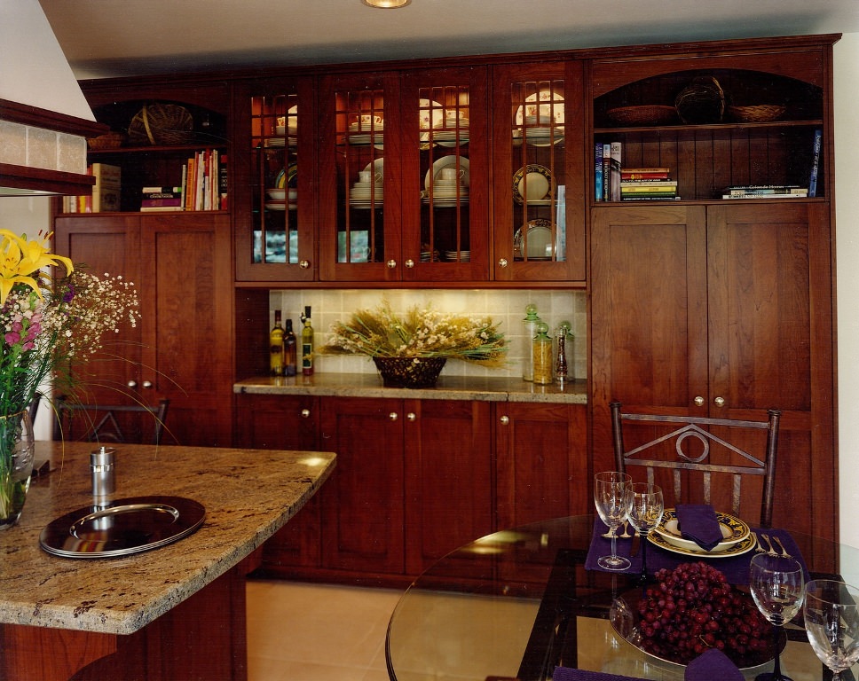 Image of: Cherry Wood Kitchen Cabinets Photos