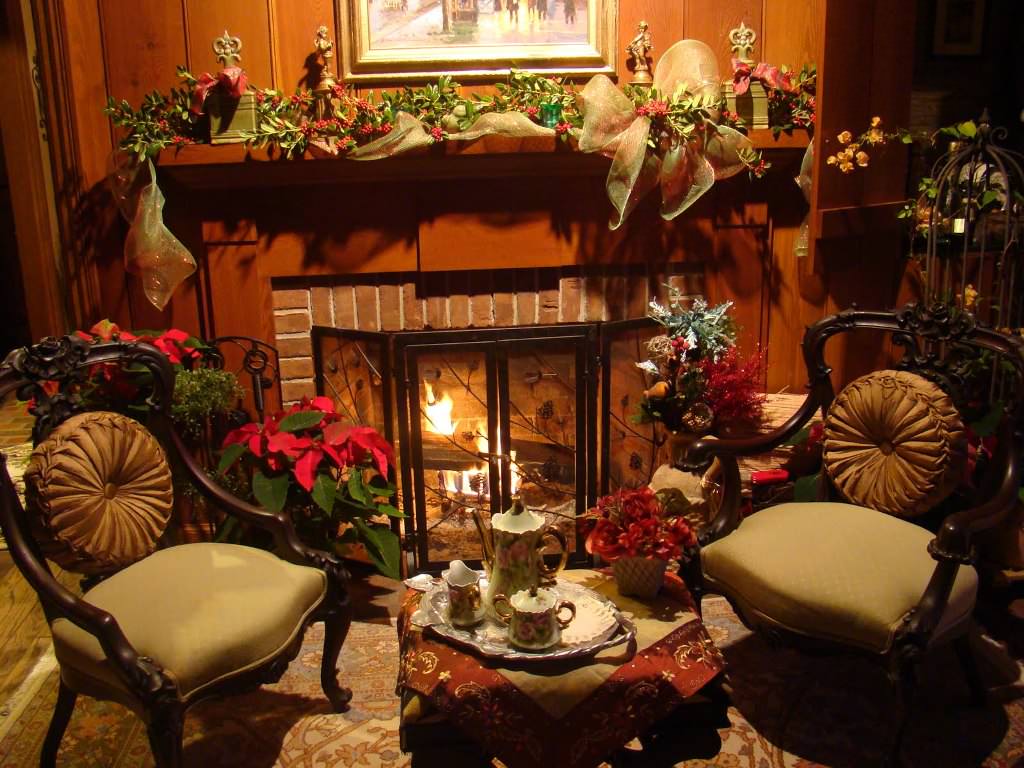 Image of: Christmas Decorating Fireplace Mantels Designs