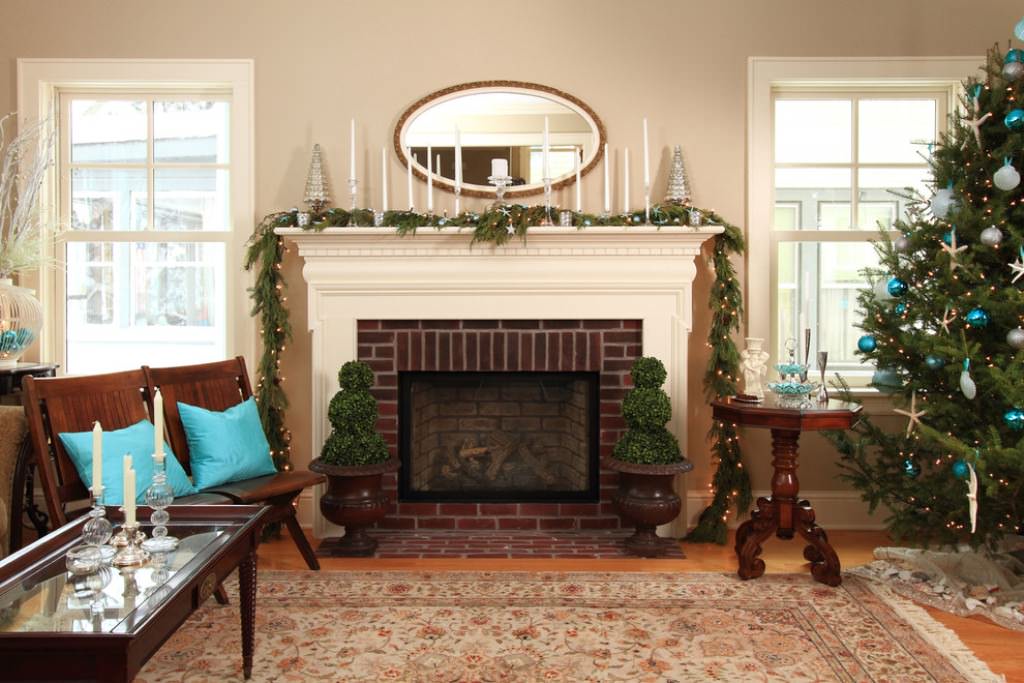 Image of: Christmas Decorating Fireplace Mantels Ideas And Designs