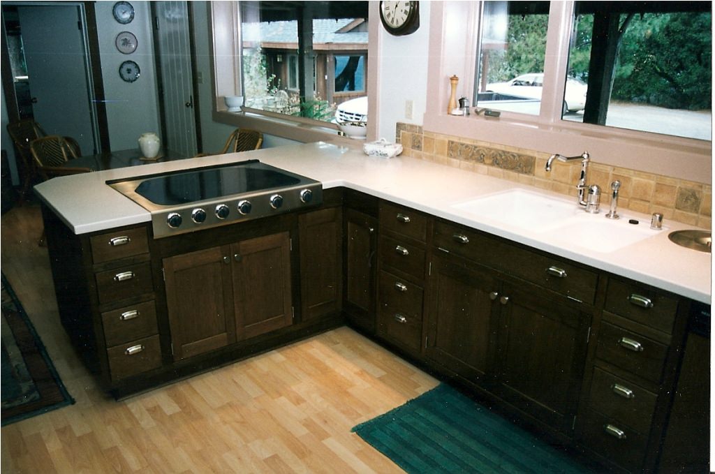Image of: Cream Kitchen Cabinets With Dark Floors