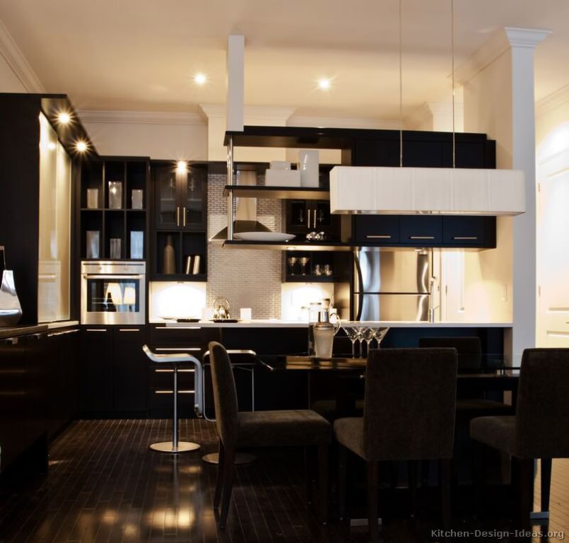 Image of: Dark Cabinets In A Small Kitchen
