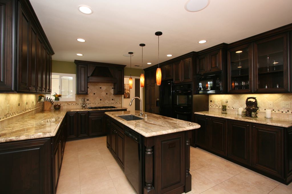 Image of: Dark Kitchen Cabinets With White Countertops