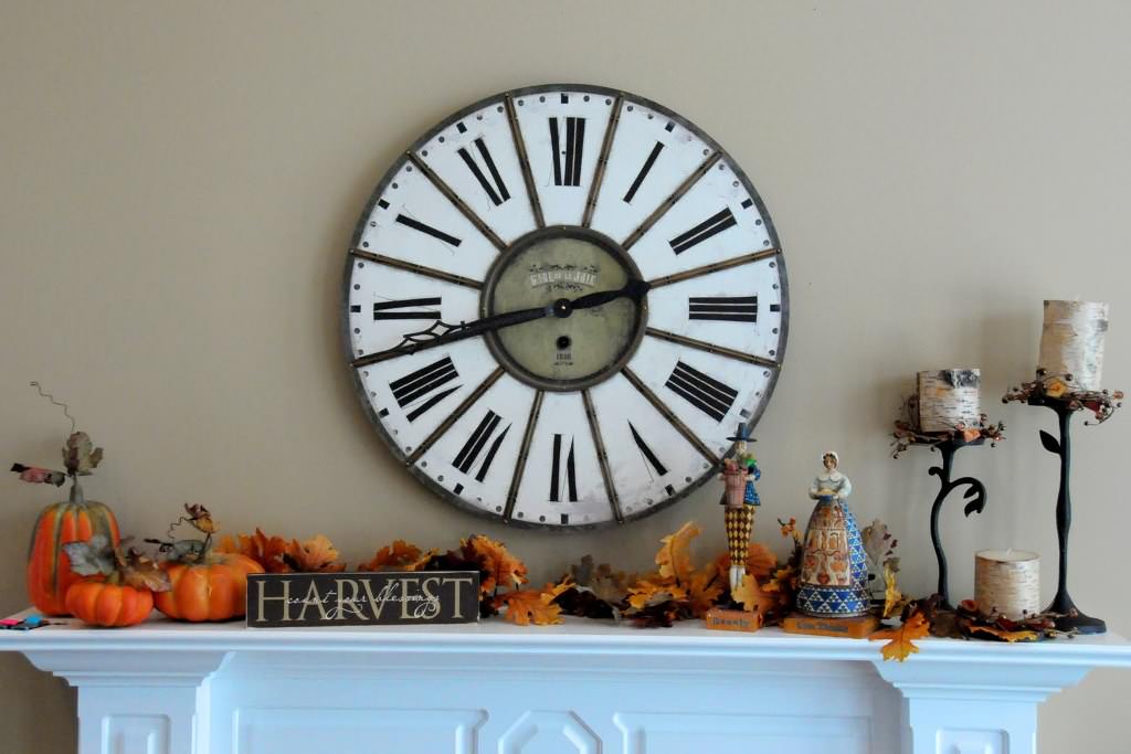 Image of: Decorating Fireplace Mantels Ideas With Vintage Clock