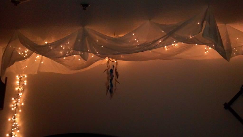 Image of: Decorative String Lights For Bedroom
