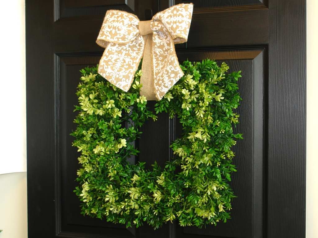 Image of: Decorative Wreaths For Home Designs