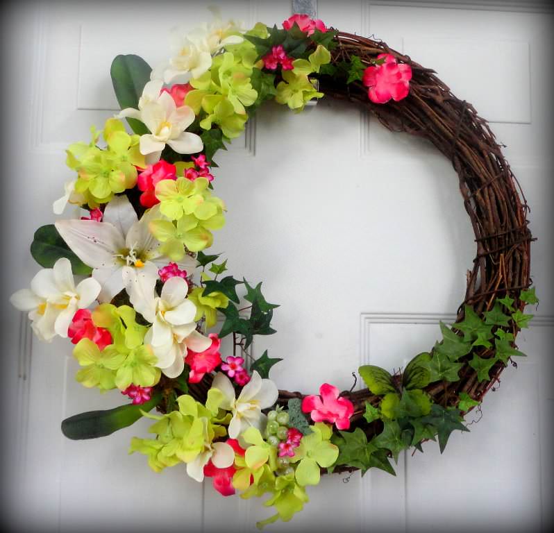 Image of: Decorative Wreaths For Home Idea