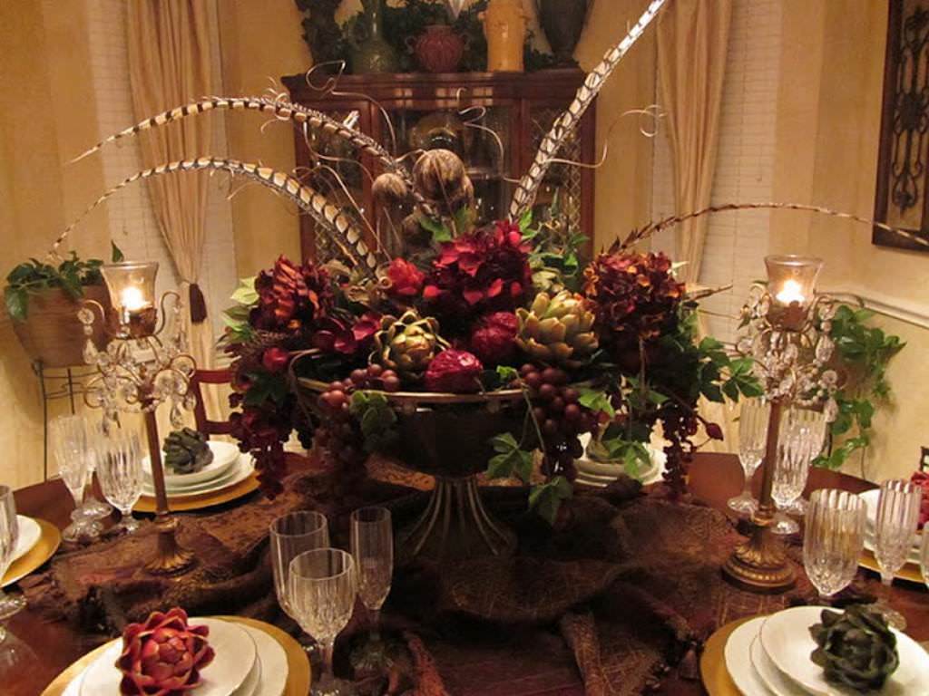 Image of: Elegant Dining Room Centerpieces