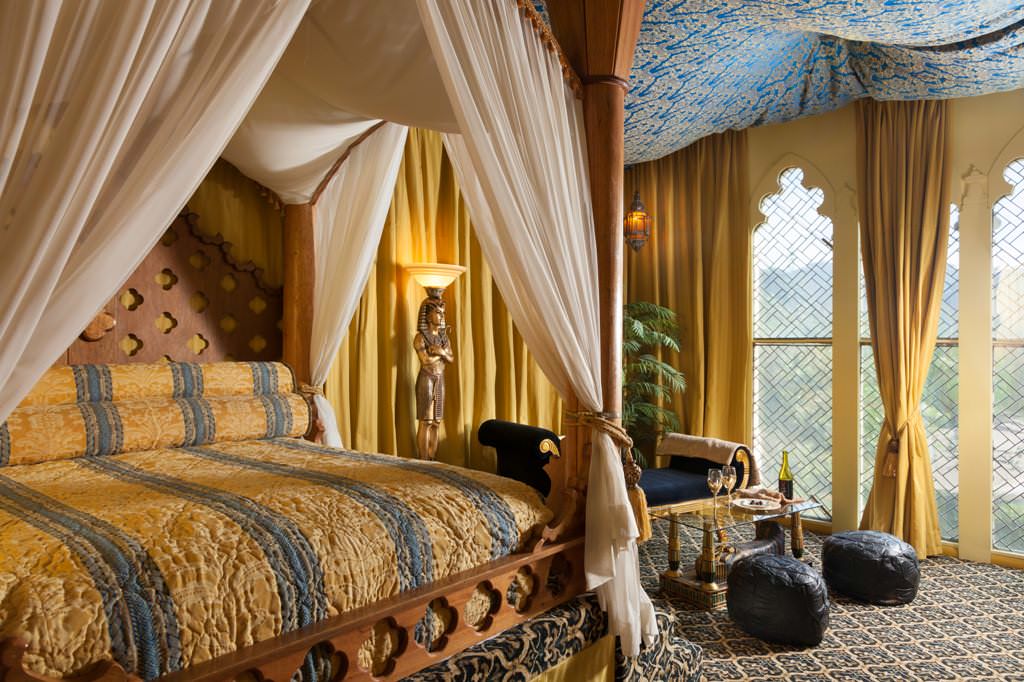 Image of: Elegant Egyptian Bedroom Decorations