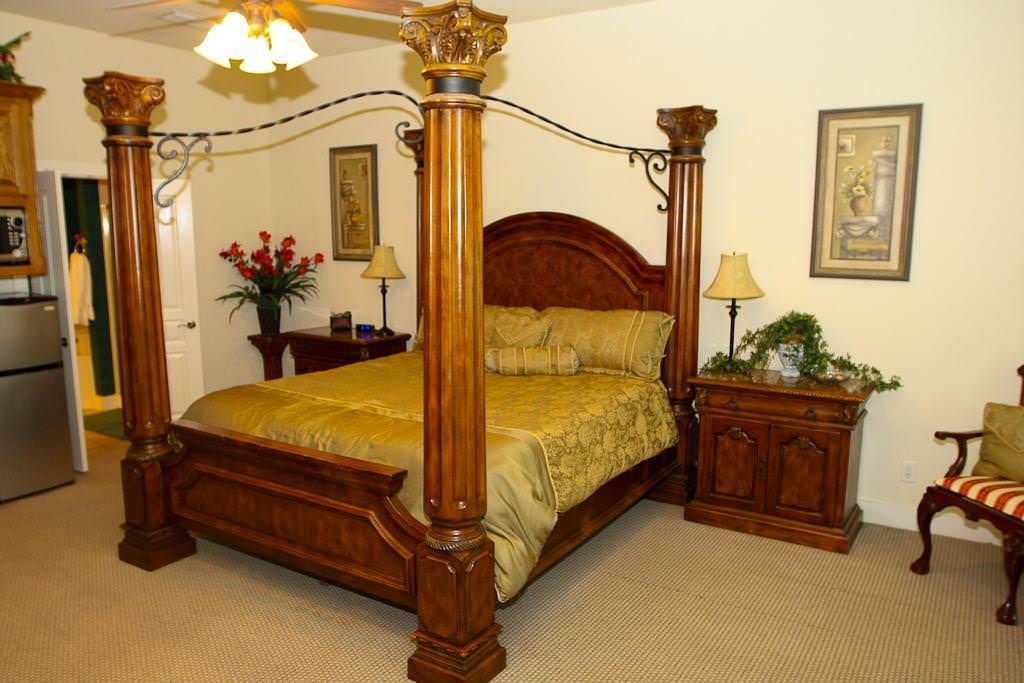 Image of: Ethan Allen King Size Canopy Bed