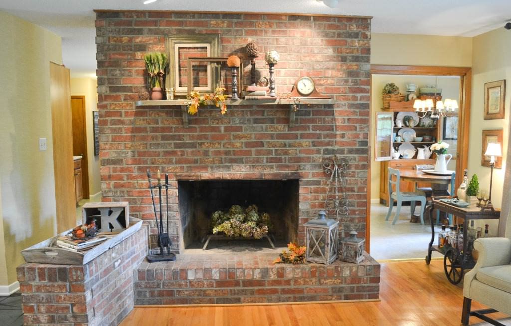 Image of: Everyday Decorating Fireplace Mantels Design