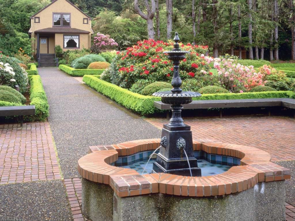 Image of: Front Yard Concrete Fountains Ideas
