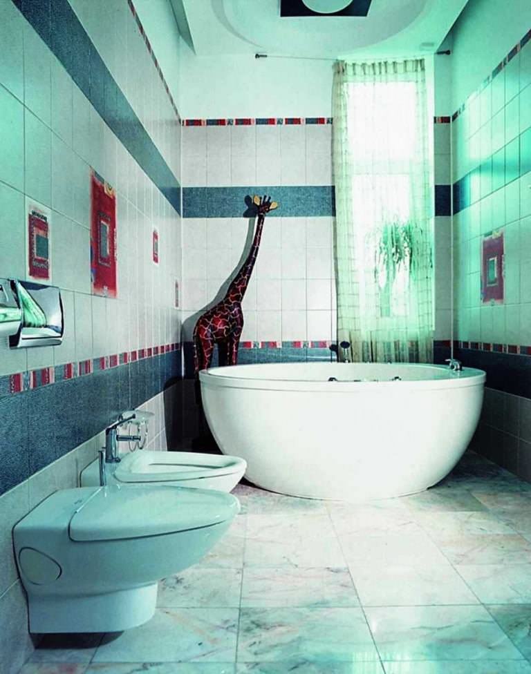 Image of: Giraffe Bathroom Decor