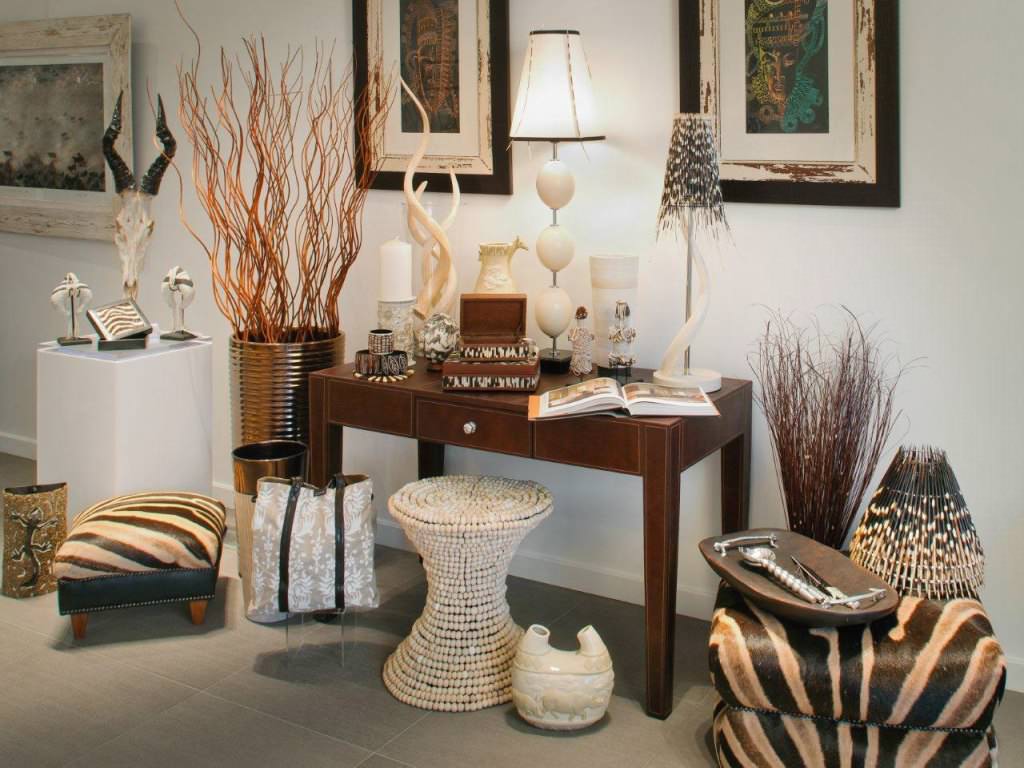 Image of: Giraffe Decor For Living Room
