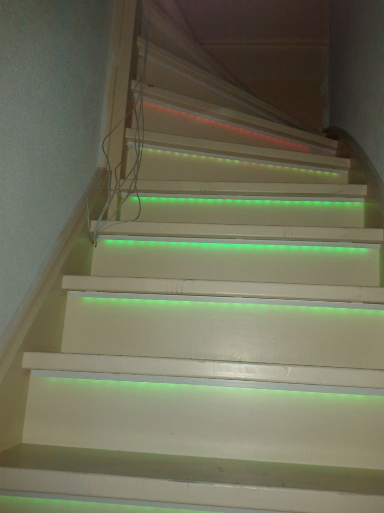 Image of: Green Led Stairwell Lighting