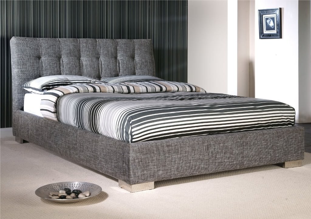 Image of: Grey Upholstered King Size Bed