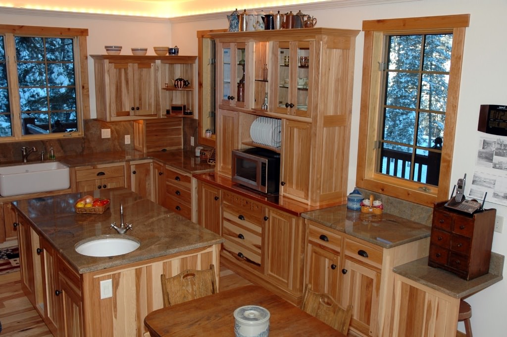 Image of: Hickory Kitchen Cabinets Photos