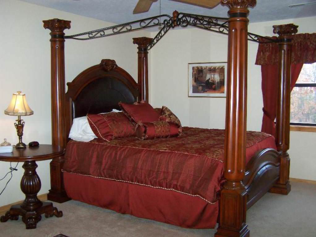 Image of: King Size Canopy Bed