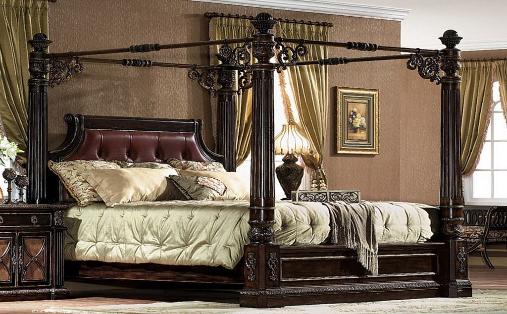 Image of: King Size Dark Wood Canopy Bed
