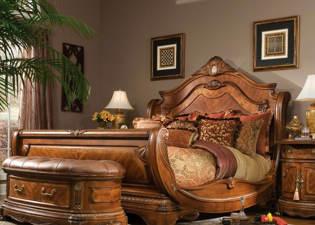 Image of: King Size Sleigh Bed Cherry Wood