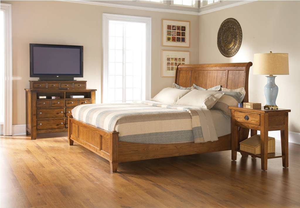 Image of: King Sleigh Bed Set