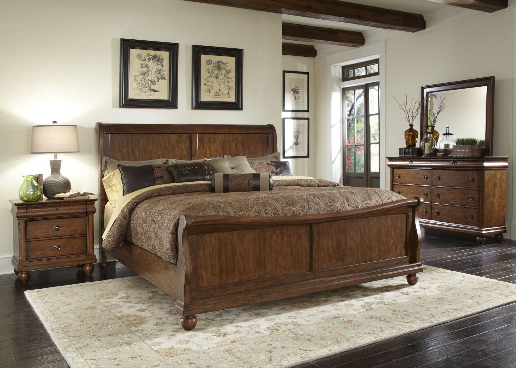 Image of: King Sleigh Bedroom Set