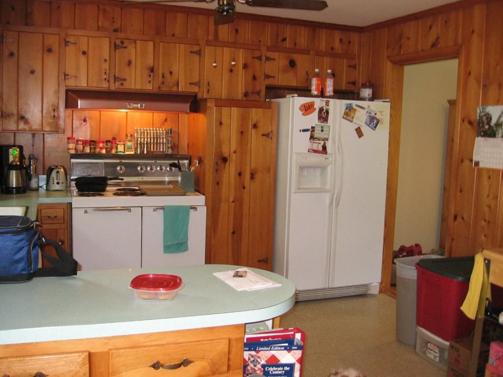 Image of: Knotty Pine Kitchen Cabinets Top