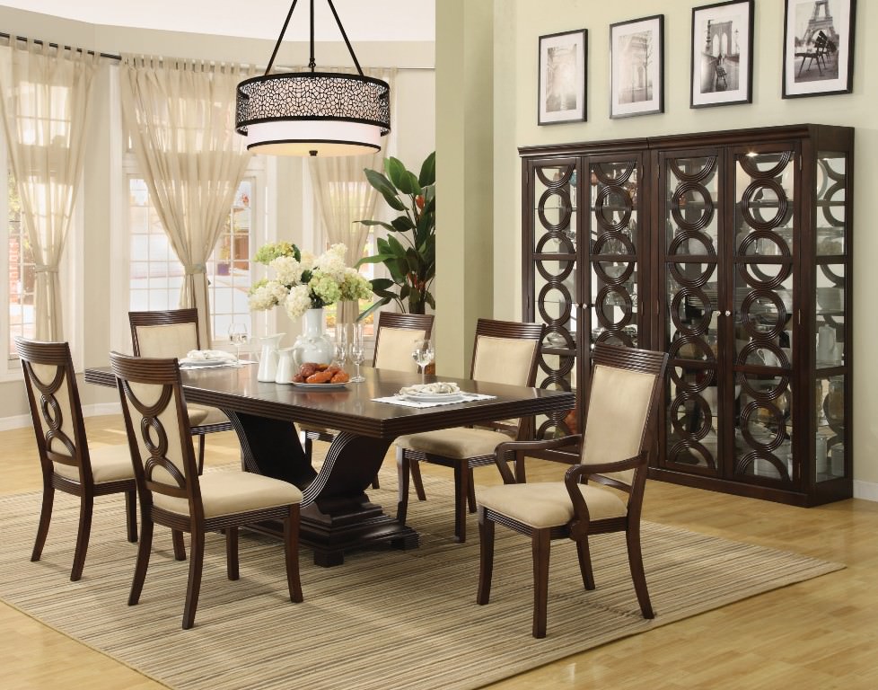 Image of: Large Round Formal Dining Room Tables