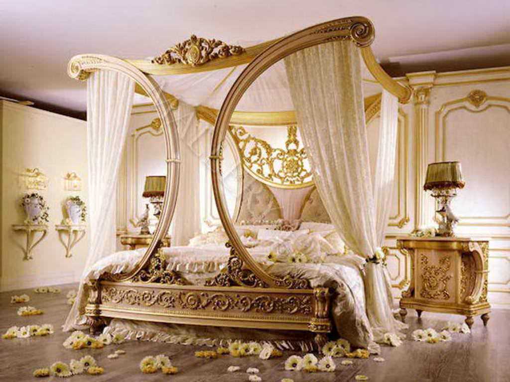 Image of: Luxury Canopy Bedroom Sets