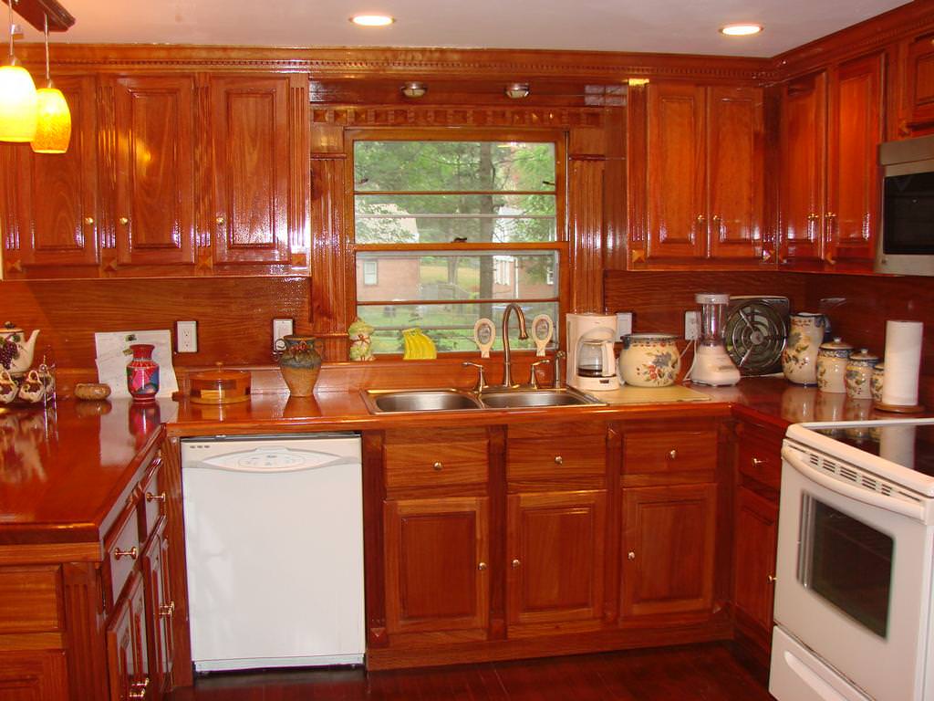 Image of: Mahogany Kitchen Cabinets
