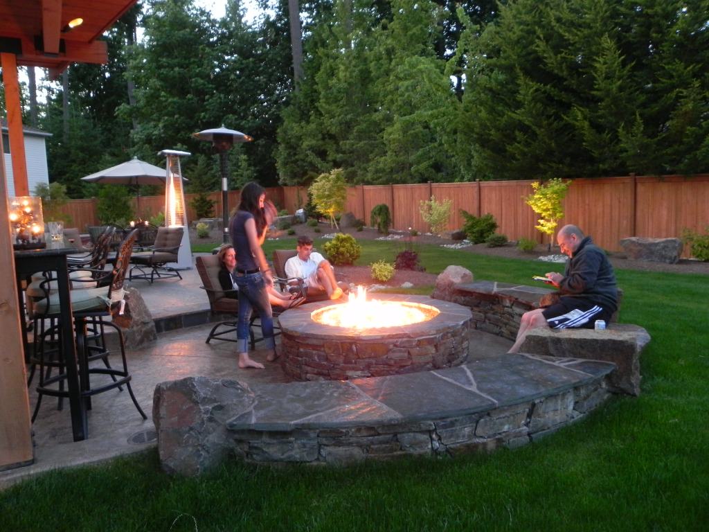 Image of: Outdoor Fire Pit Designs Patios