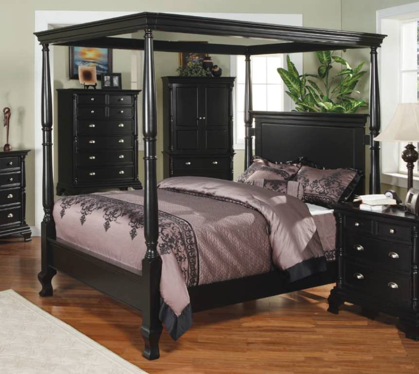 Image of: Queen Mahogany Canopy Bed