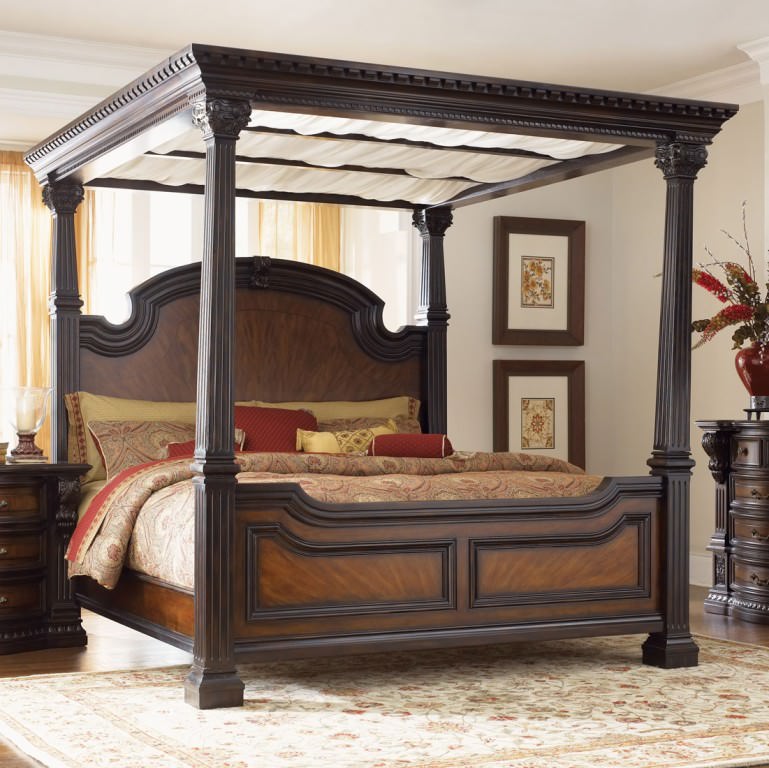 Image of: Queen Size Canopy Bed Frame Wood