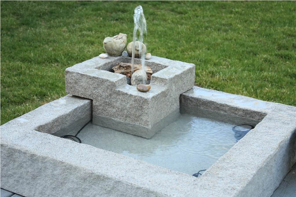 Image of: Simple Concrete Fountains Ideas