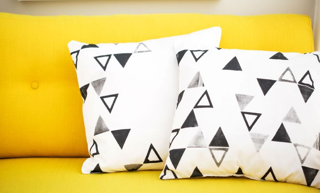 Image of: Simple Diy Decorative Pillows Ideas