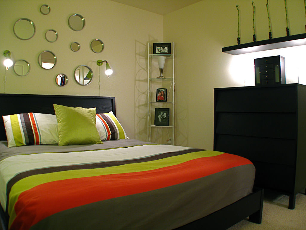 Image of: Small Bedroom Interior Design Photos